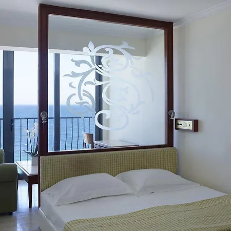Mitsis La Hotell
