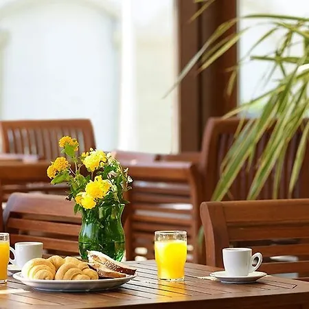 Mitsis La Hotell 4*