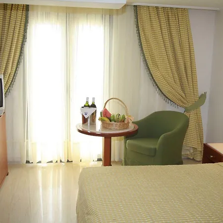 Hotell Mitsis La