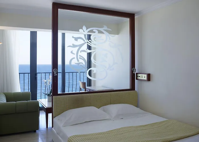 מלון Mitsis La 4*