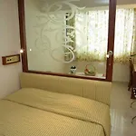 Mitsis La 4*